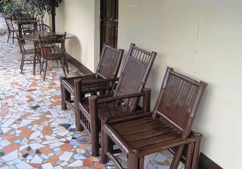 Hotel Ivania's 3*